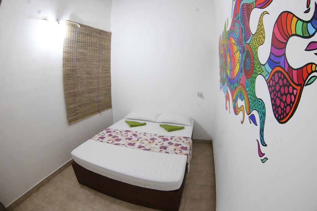 Hostel First Katunayake Negombo Chambre photo