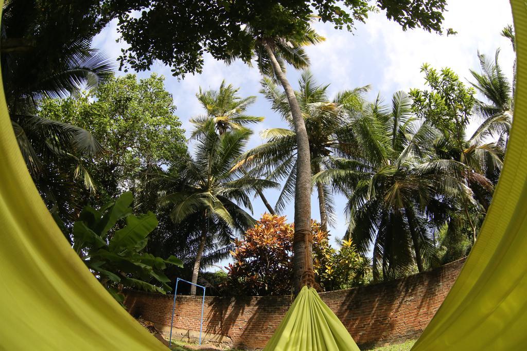 Hostel First Katunayake Negombo Extérieur photo